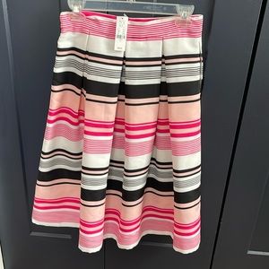 NY and Company Aline Skirt with Pockets